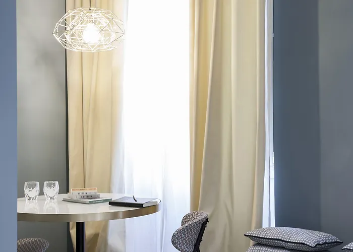 Konukevi Tornabuoni Place 4*