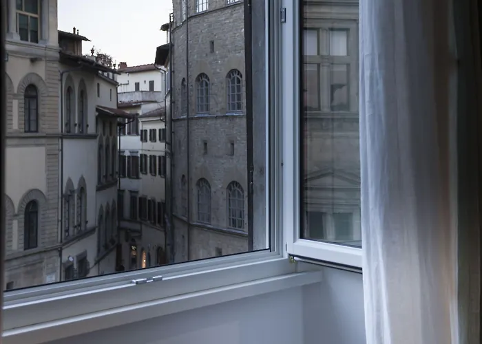 Konukevi Tornabuoni Place 4*