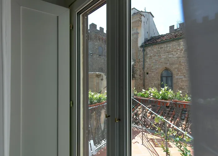 Konukevi Tornabuoni Place 4*