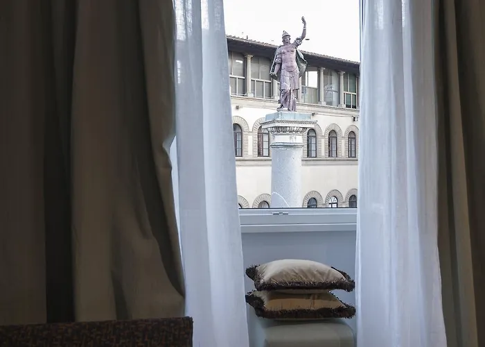 Tornabuoni Place 4* Floransa