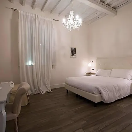 Tornabuoni Place 4* Florence