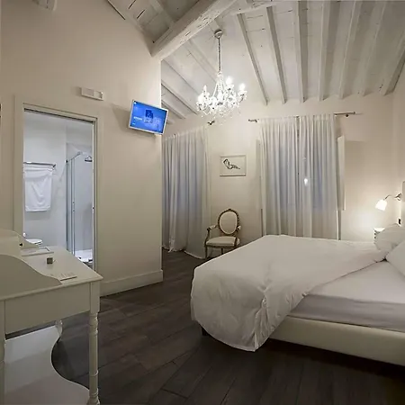 Guest house Tornabuoni Place 4*