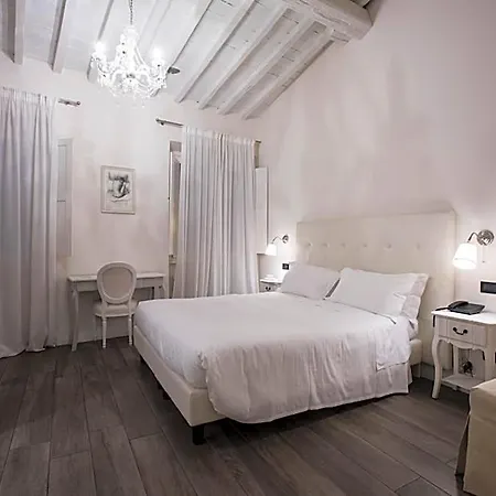 Tornabuoni Place Guest house 4*